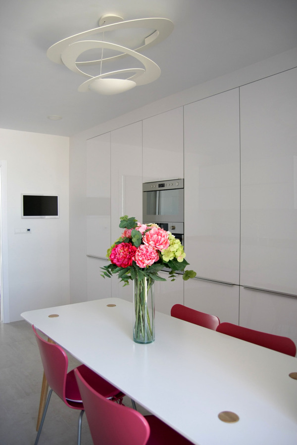 Cocina, mesa comedor