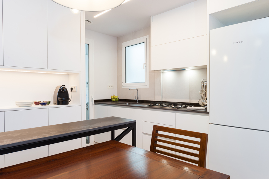 Cocina moderna de color blanco