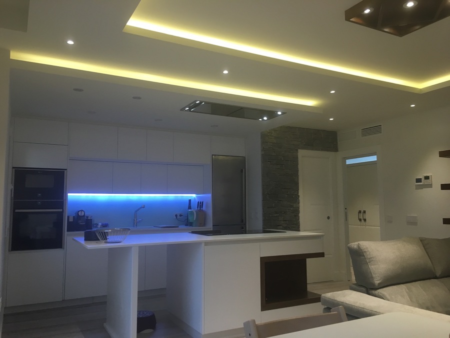 COCINA-SALÓN APARTAMENTO