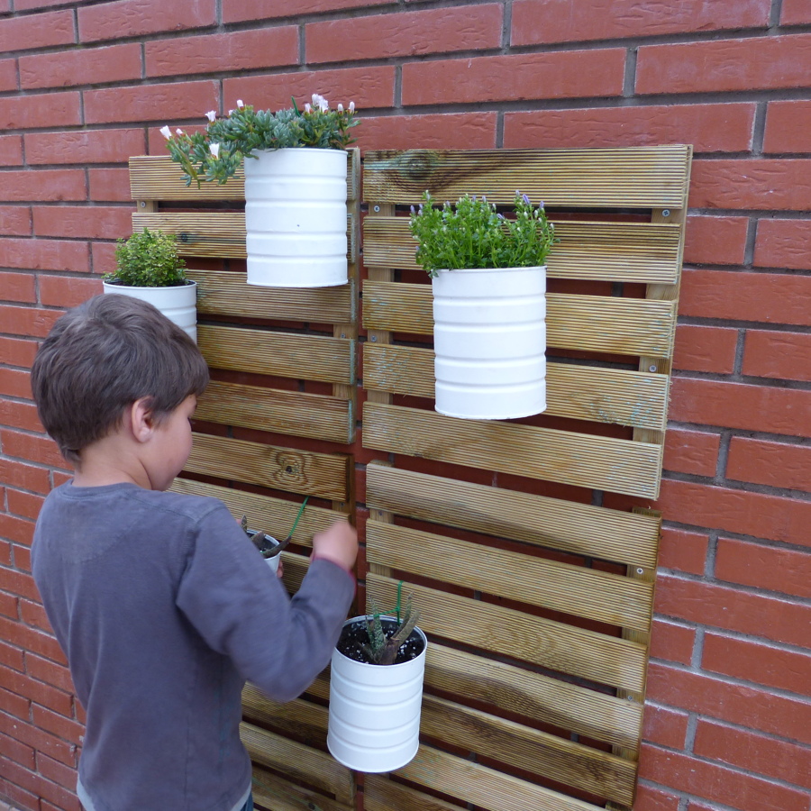 Colgar las macetas con bridas