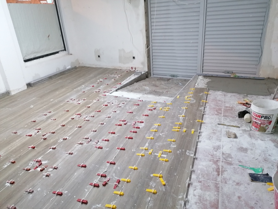 colocación con puentes niveladores