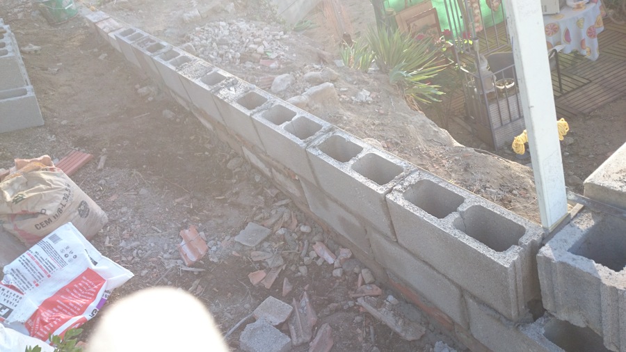 COLOCACIÓN DE BLOQUES DE HORMIGON