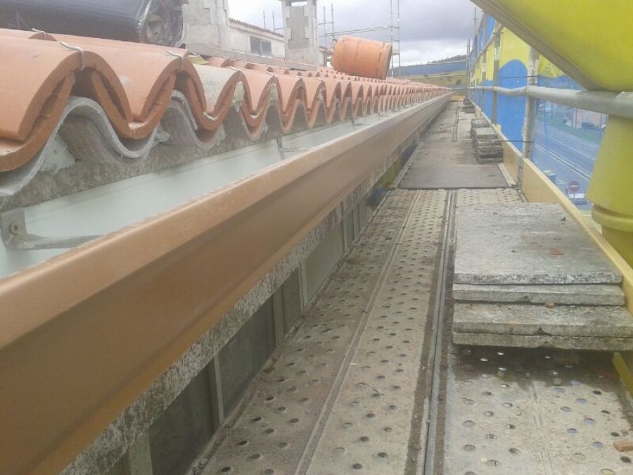 colocacion de canalones de alumino lacado 