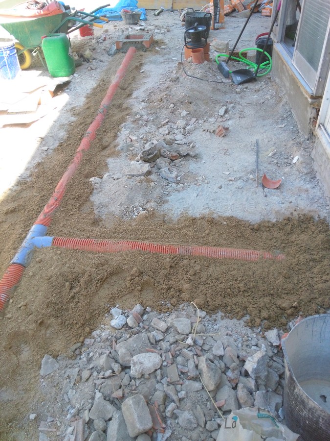 COLOCACION DE DESAGUES Y ARQUETAS NUEVAS