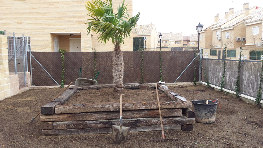 COLOCACION DE ESPACIO CON TRAVIESAS PARA COLOCACIÓN DE PLANTAS