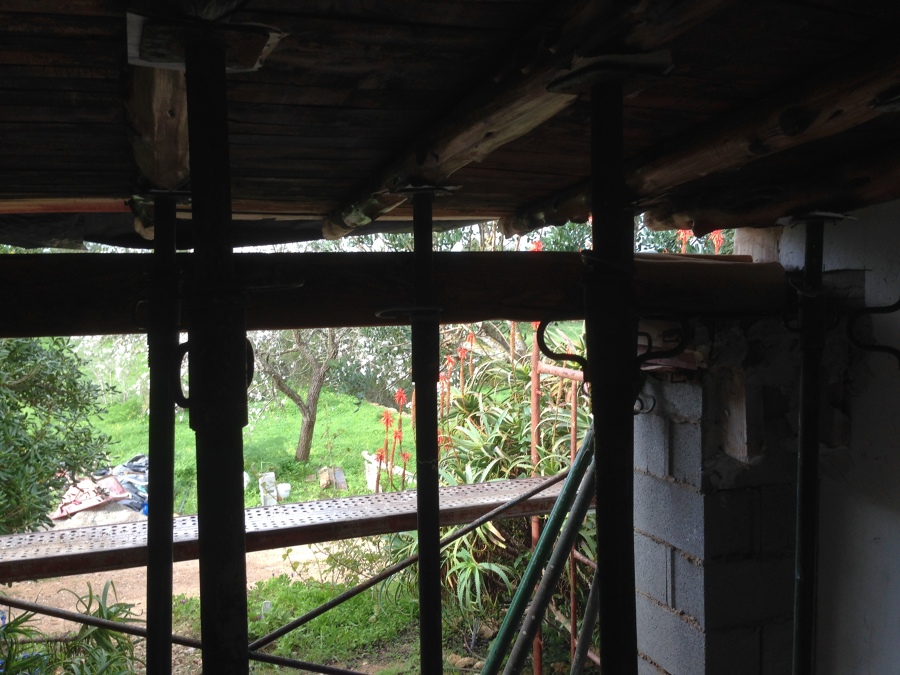 Colocación de jacena con techo apuntalado