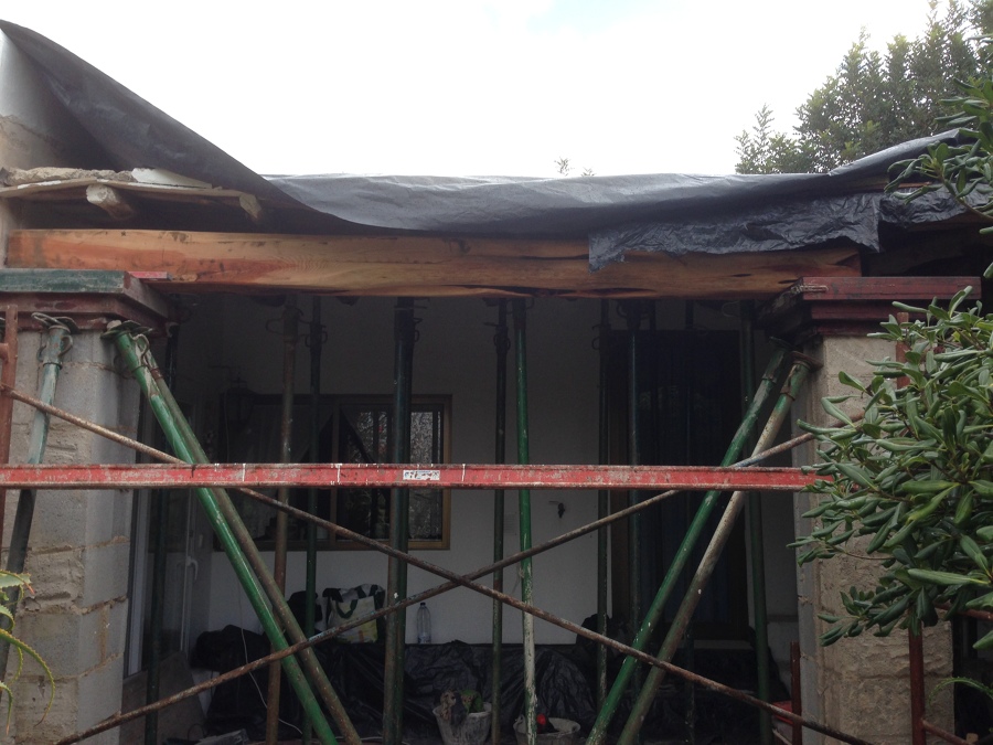 Colocación de jacena sobre nuevas columnas y capiteles encofrados