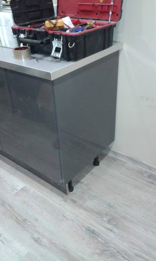 Colocación de Lateral terminador de mueble