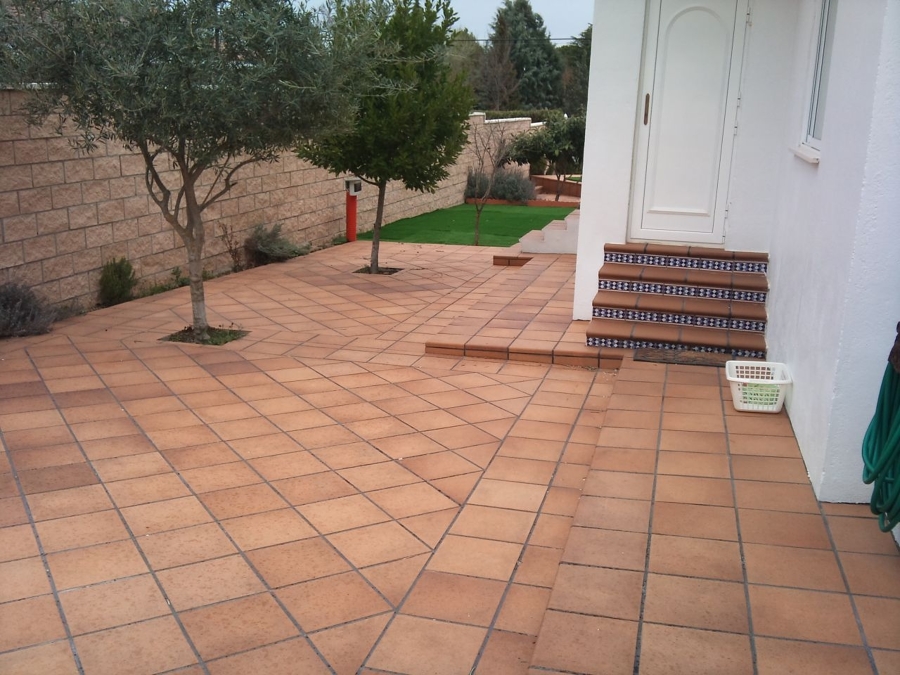 Colocación de losa gres en chalet