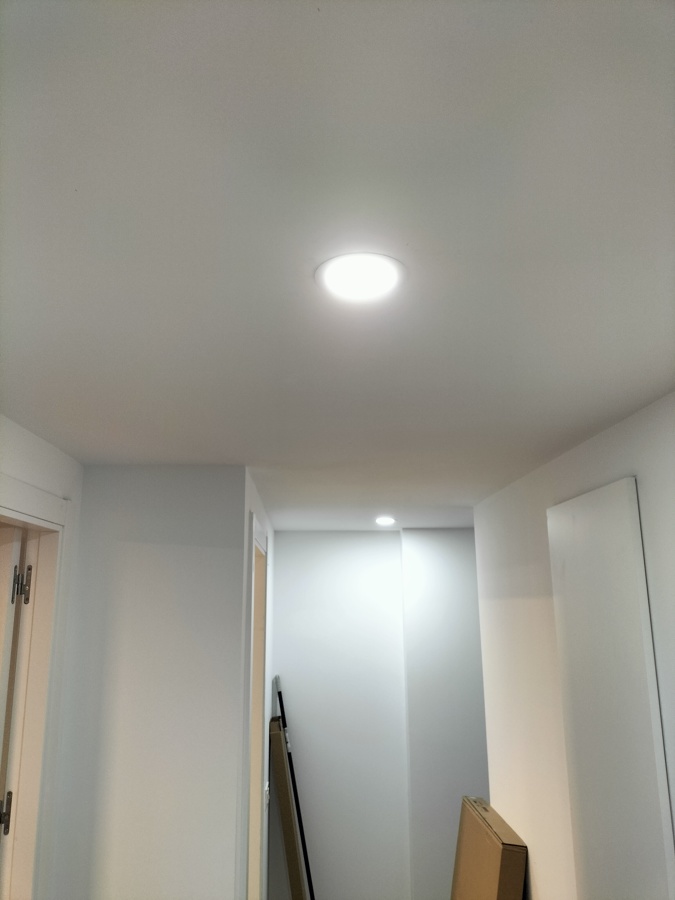 Colocacion de luminaria LED en recibidor