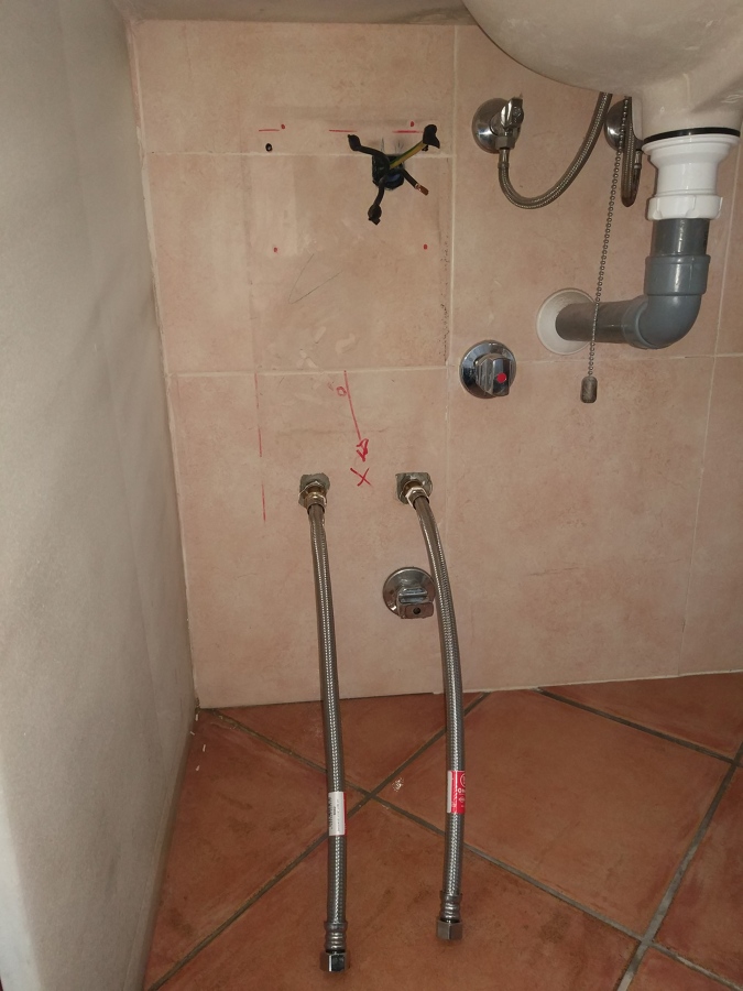 Colocacion de material auxiliar para colocación del nuevo termo electrico