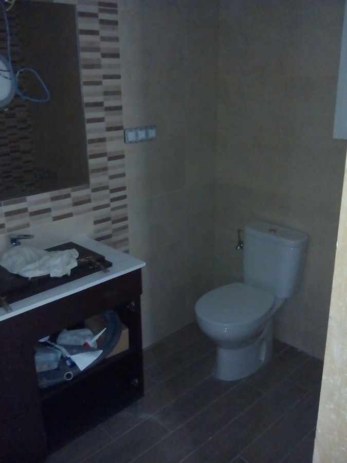 Colocacion de mobiliario y sanitarios