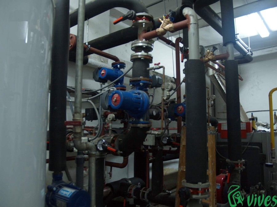 Colocación de nueva red de bombeo de calefacción en Zaragoza