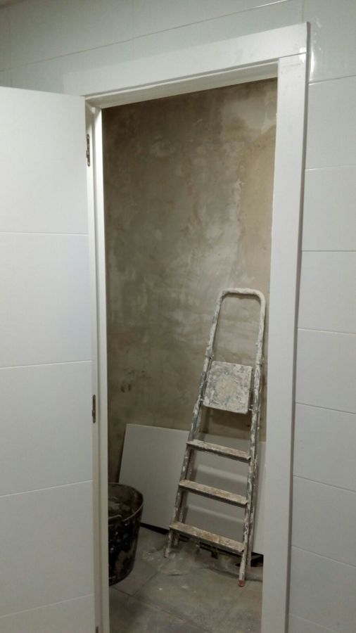 colocacion de puerta en blanco