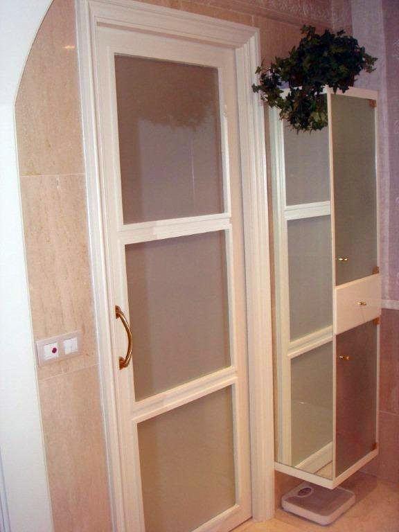 Colocación de Puertas en Baño