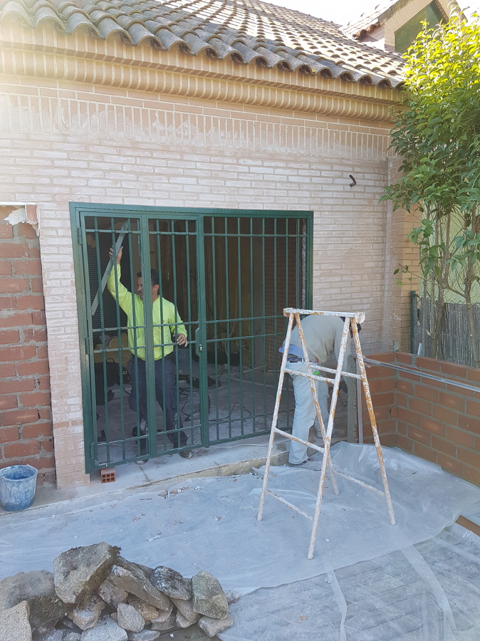 COLOCACION DE REJAS EXTERIORES