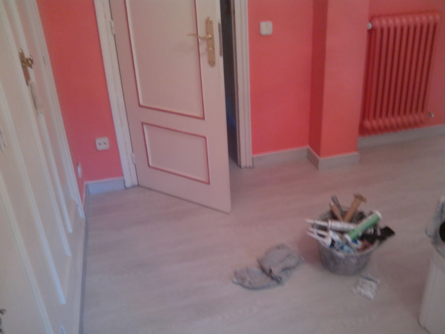 colocacion de tarima colocacion de puertas en blanco y pintura