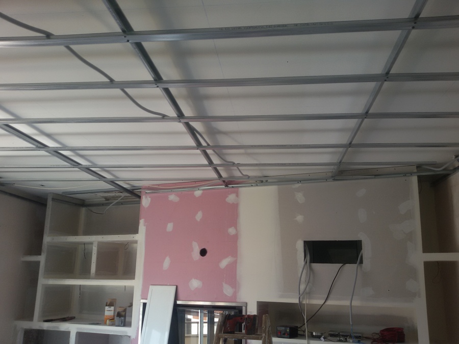 Colocación del techo de pladur.