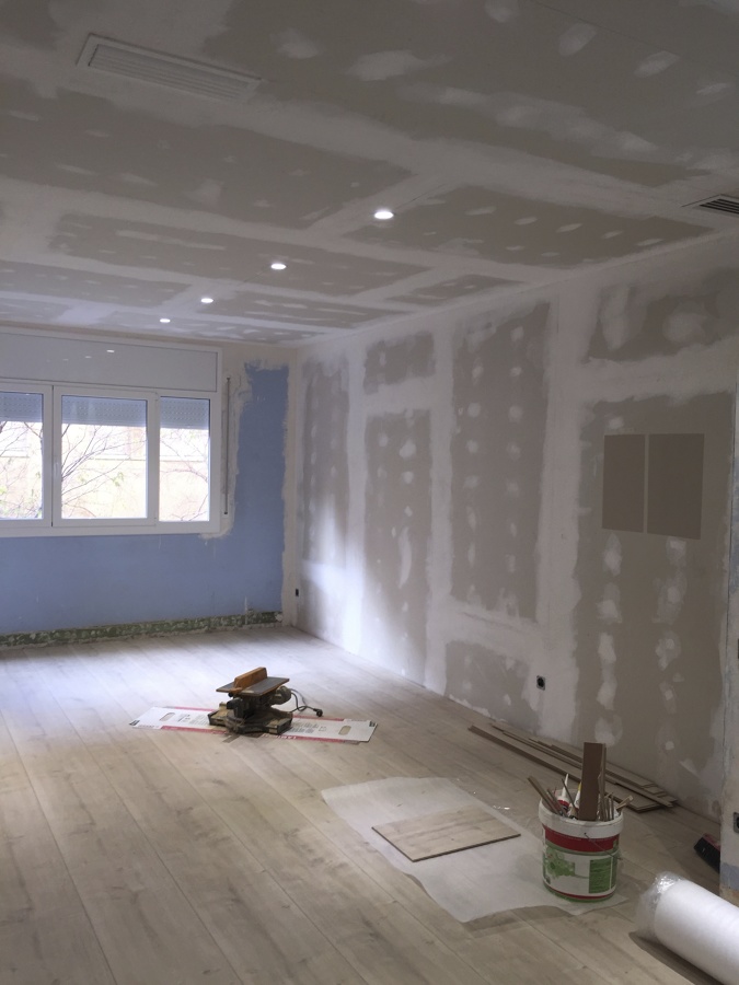 Colocación pavimento durante obra