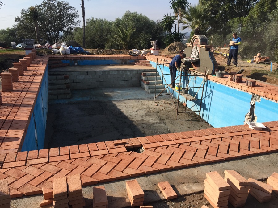 colocación playa, hornacina y piedra de coronación