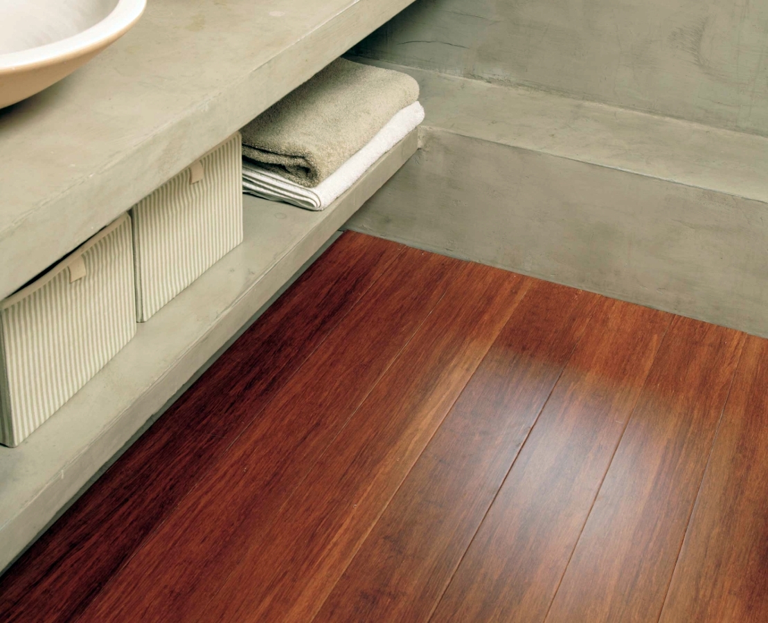 Colocación tukabamboo en loft ( zona aseo )