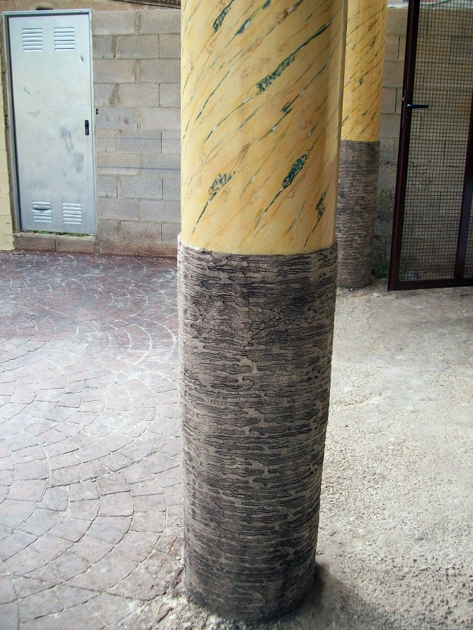 Columna en impreso de monocapa e imitación