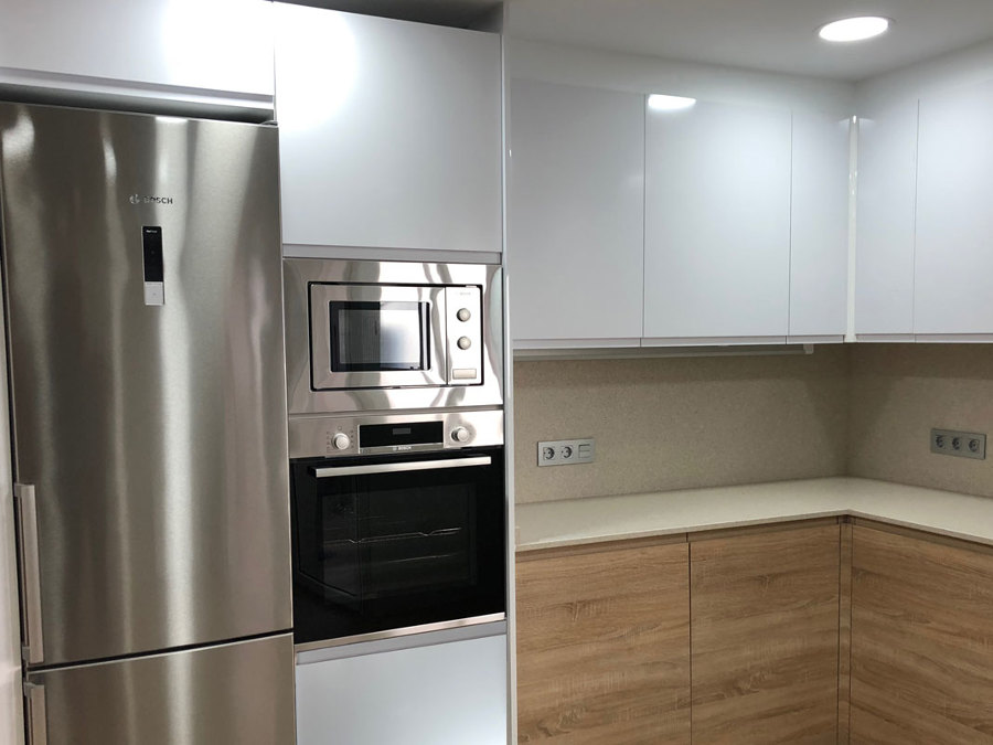 Columna horno microondas