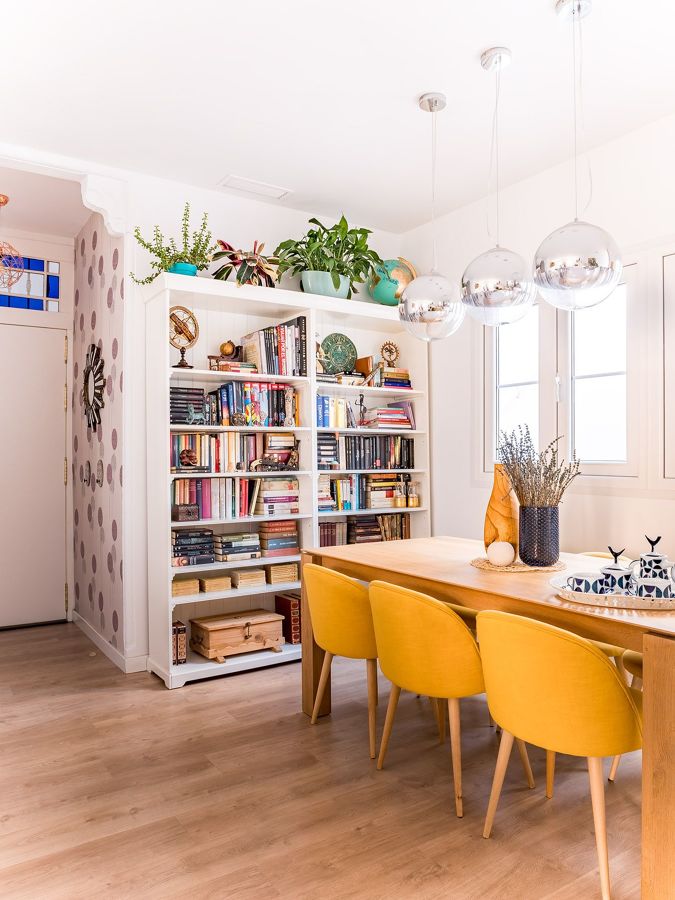 Comedor con librería