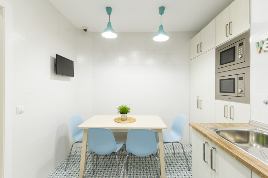 Comedor dentro de cocina