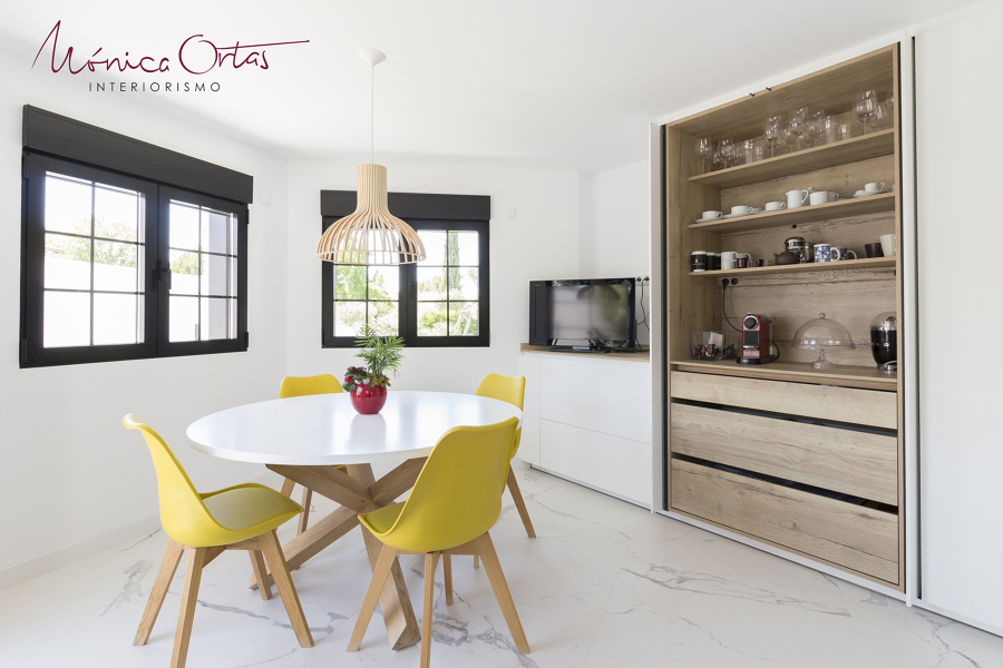 Comedor en la cocina con desayunador