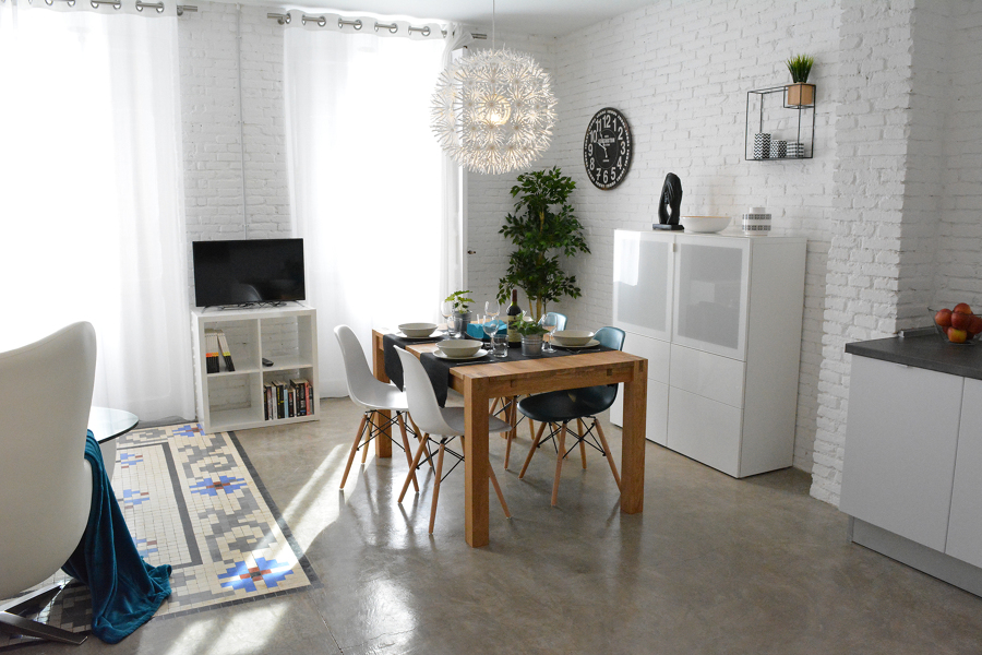 Comedor microcemento y ladrillo