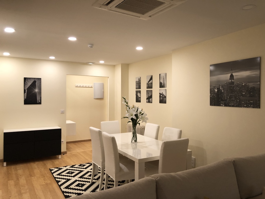 Comedor tarima color roble