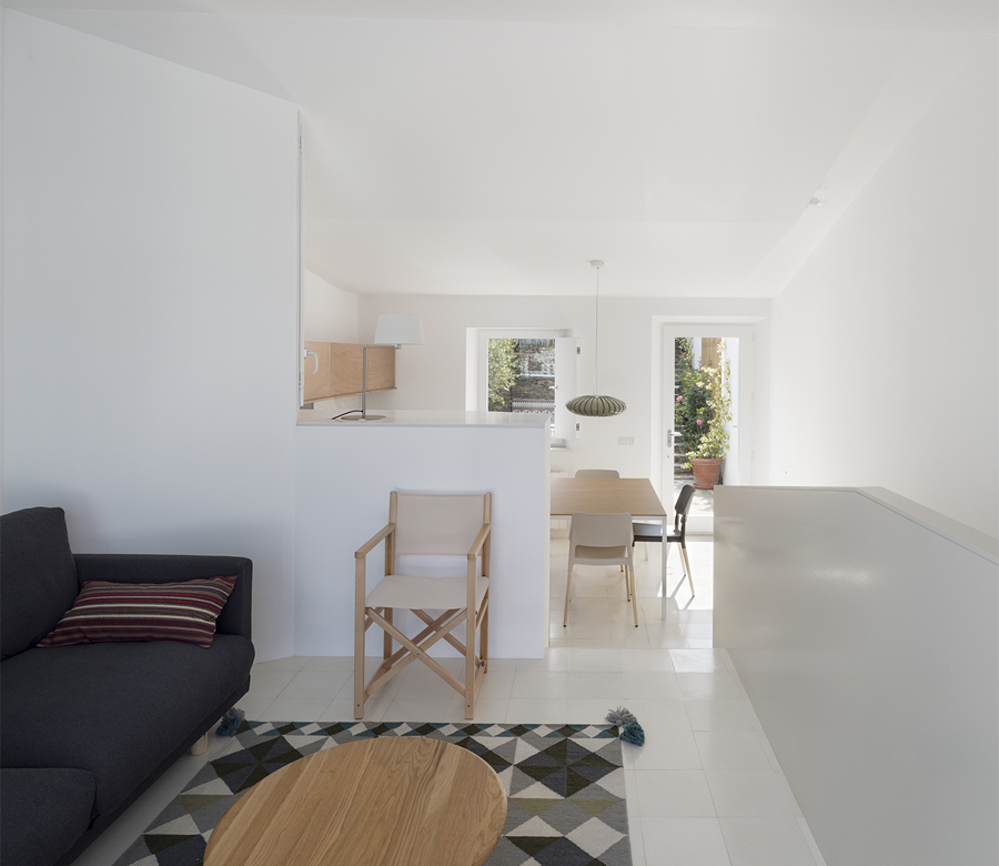 comedor y jardín exterior 