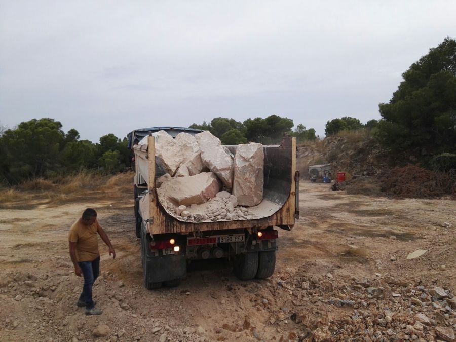 Comenzamos a traer las piedras
