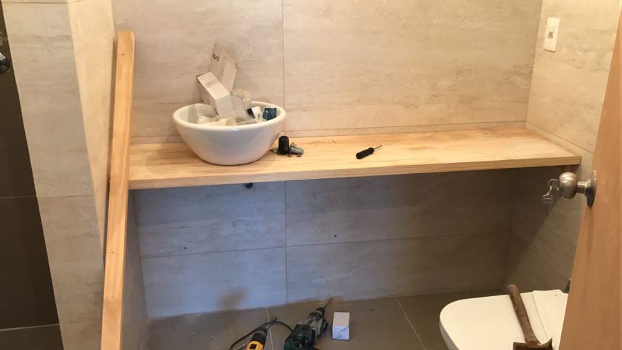 Comienzo de encimera para baño