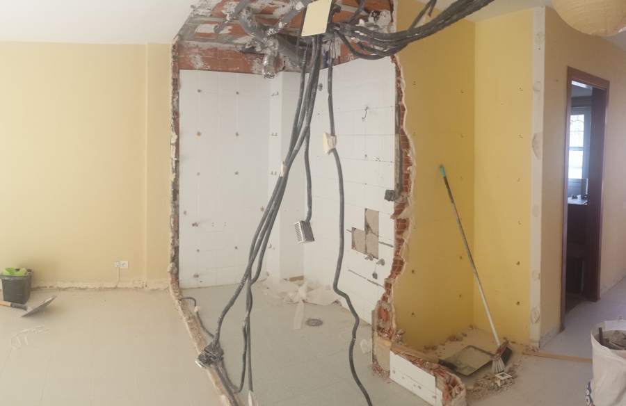 comienzo de los trabajos de demolición.