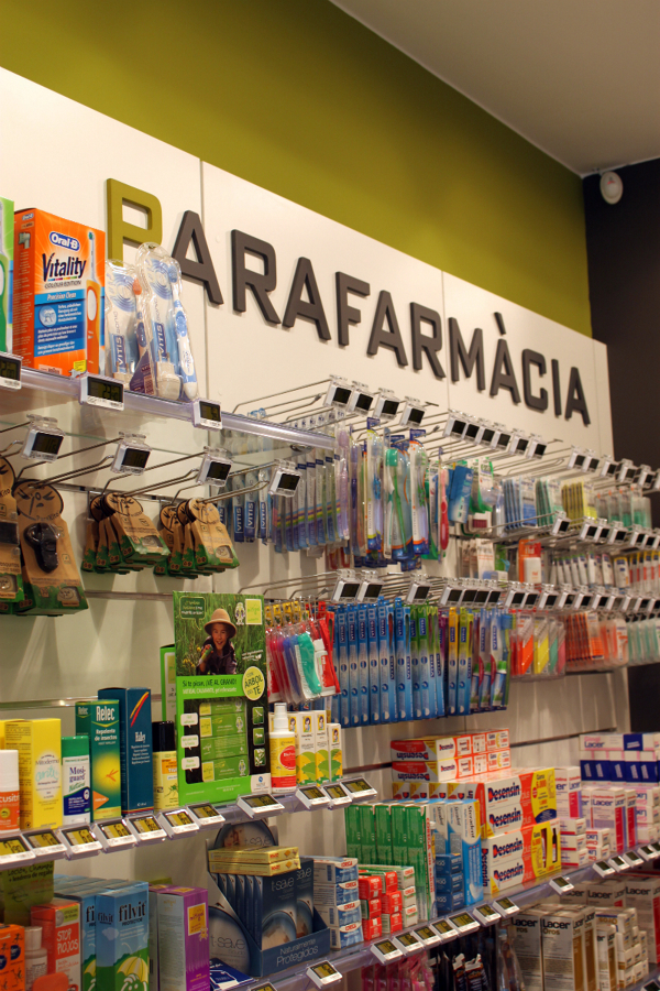 Interiorismo e Imagen Corporativa para Farmacia