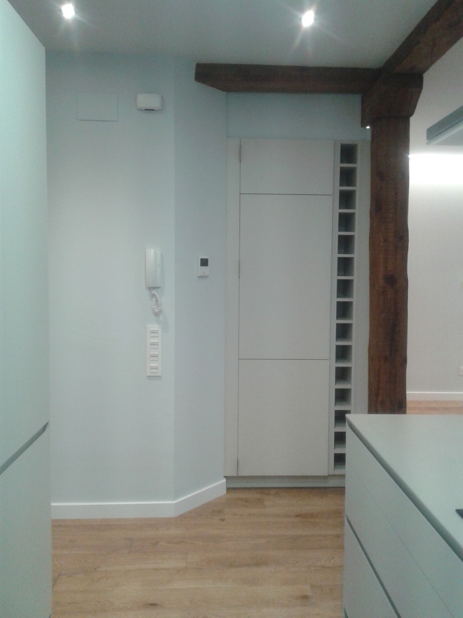 congelador y botellero integrados