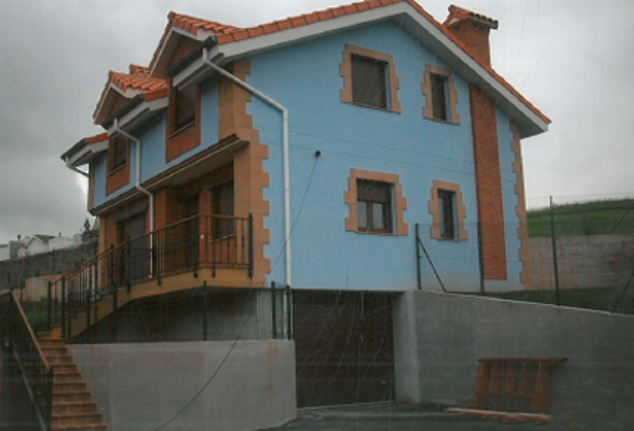 Conjunto de chalets pareados azul