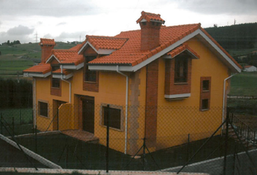 Conjunto de chalets pareados ocre