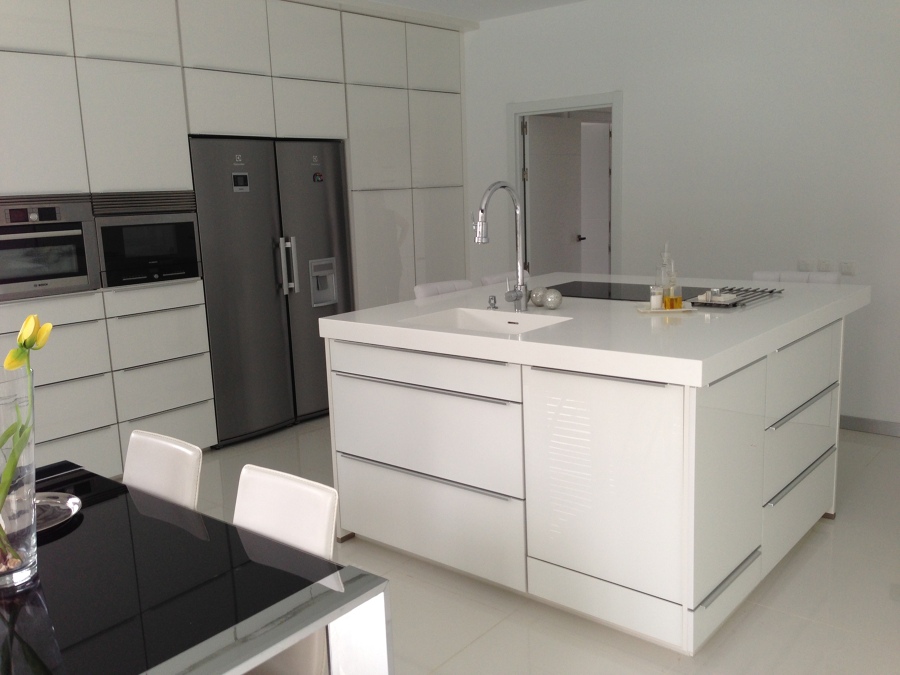 CONJUNTO DE COLUMNAS I ISLA. PUERTAS DE CRISTAL