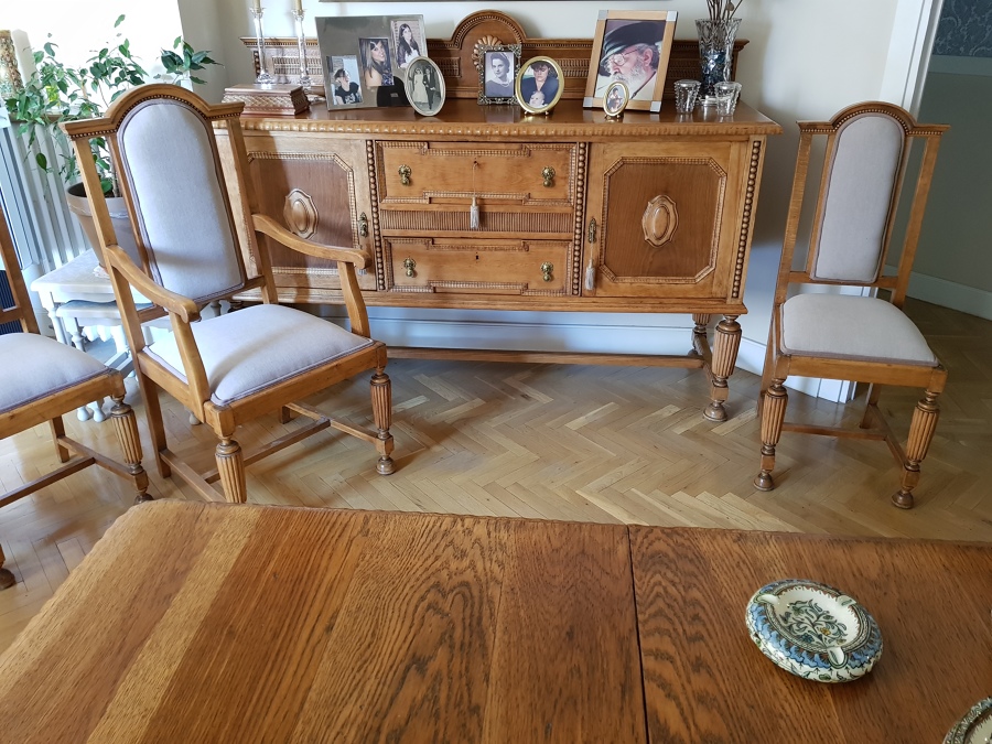 Conjunto salón comedor torneado y tallado.