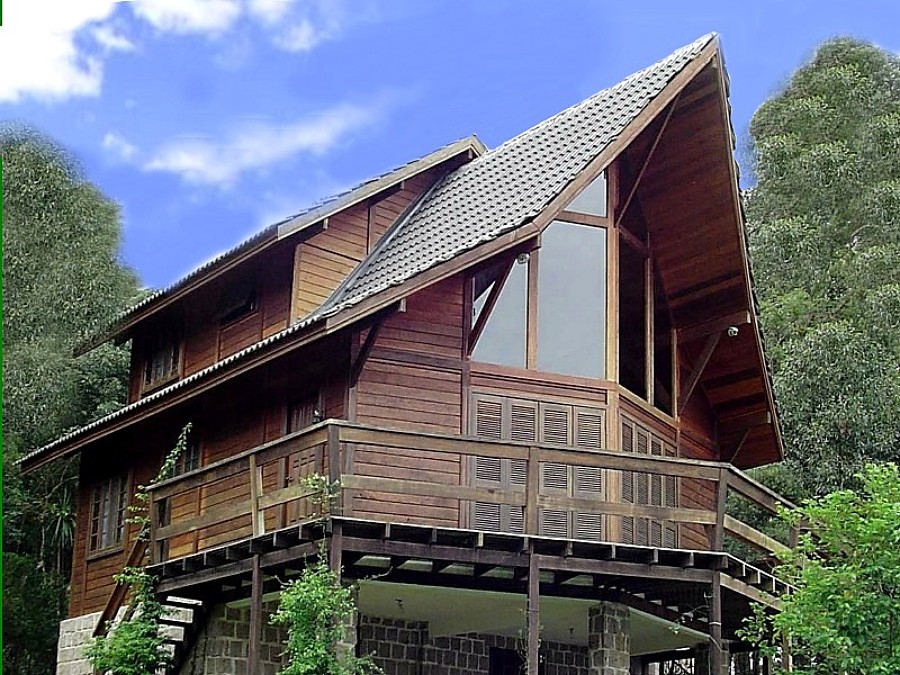 Construcción de casa de 175m en madera tropical 