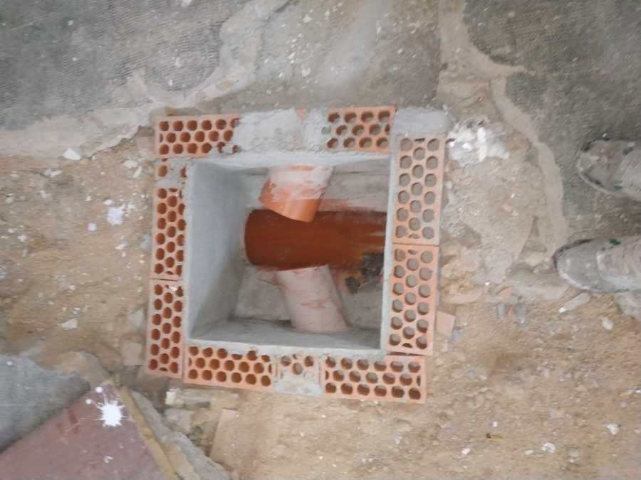 construcción de arqueta y nueva canalización