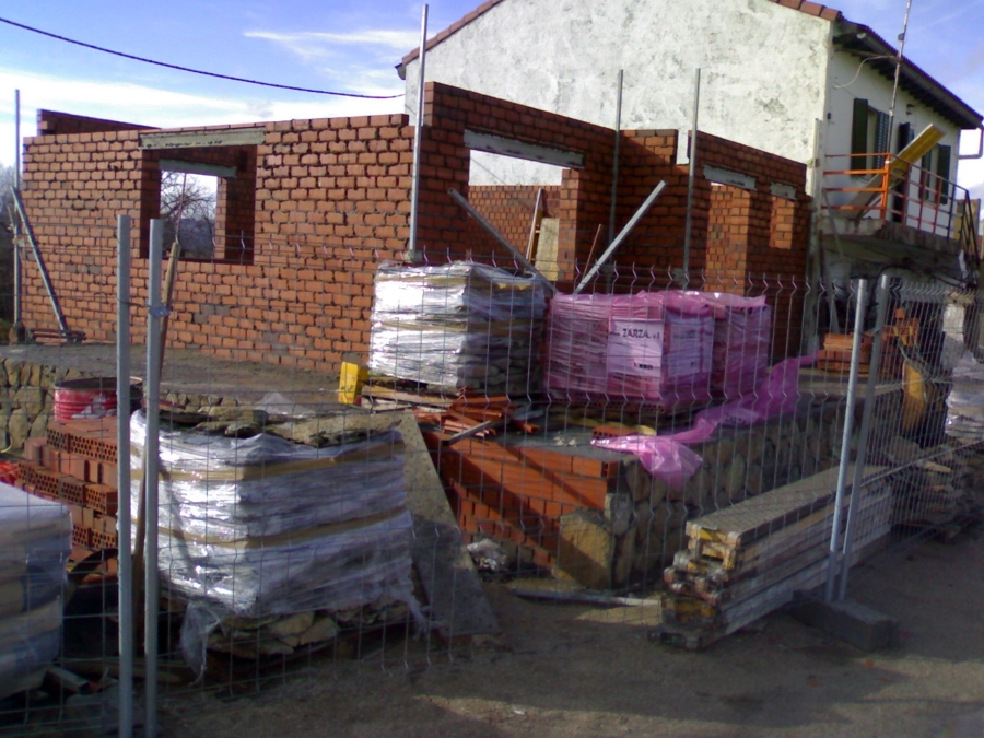 Construcción de casa unifamiliar.