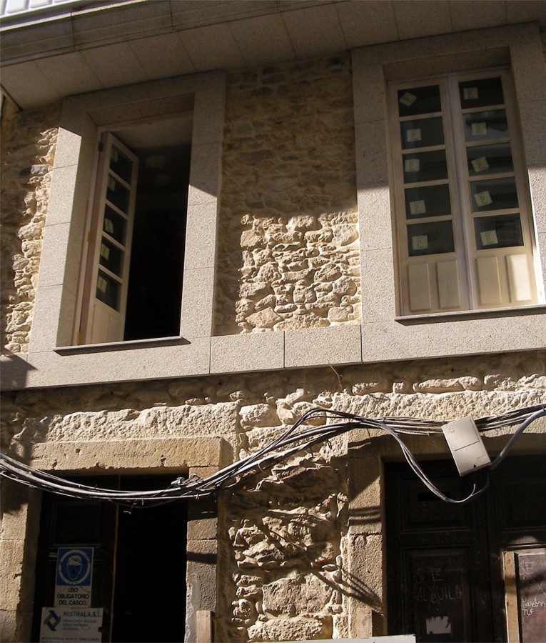 construccion de edificio en ciudad vieja