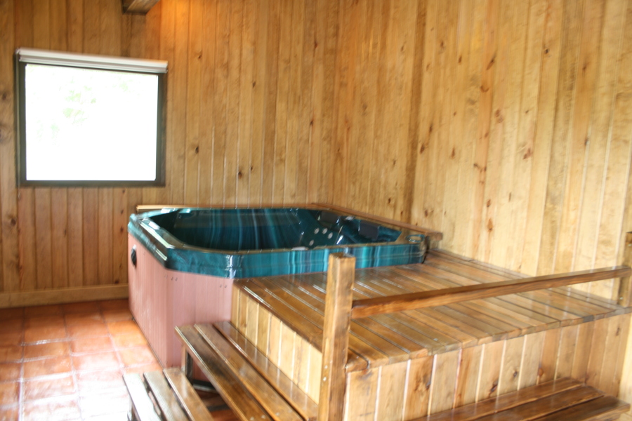 CONSTRUCCIÓN DE JACUZZI CASA RURAL