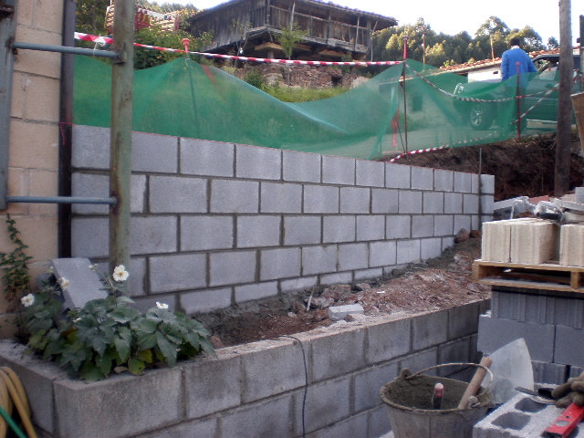 CONSTRUCCION DE MURO
