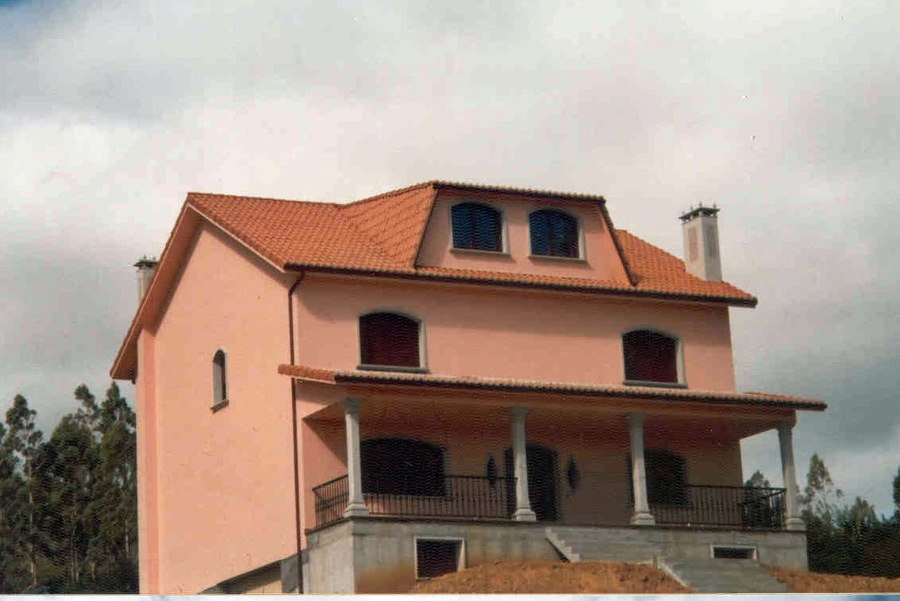 CONSTRUCCION DE VIVIENDA UNIFAMILIAR AISLADA