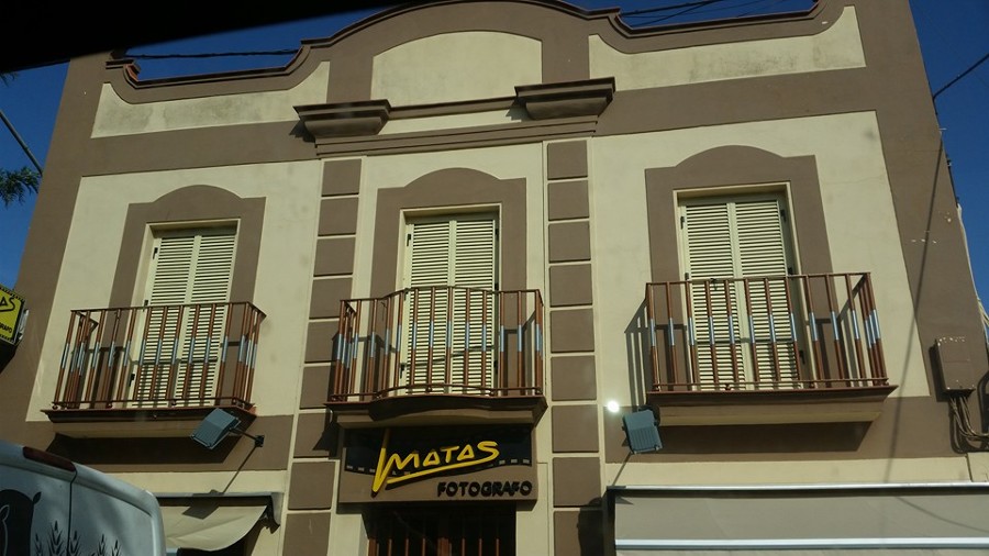 Construccion de vivienda y local comercial